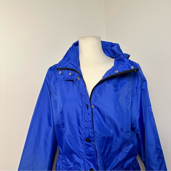 XL Serengeti Windbreaker - Picture 4 of 10